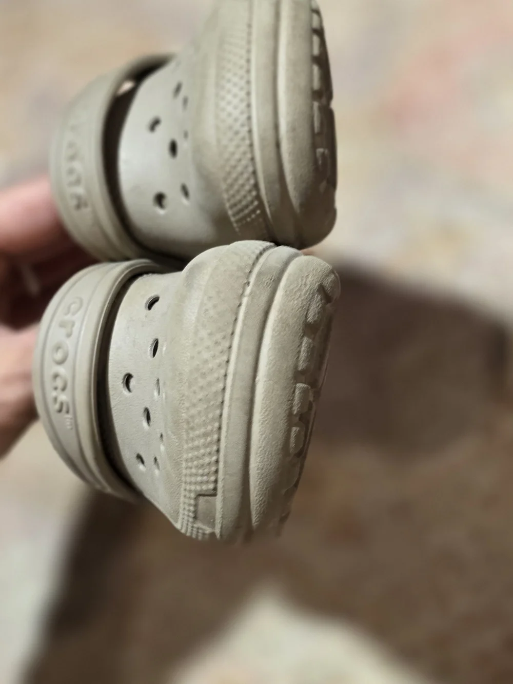 Crocs Lined -taupe size 4c
